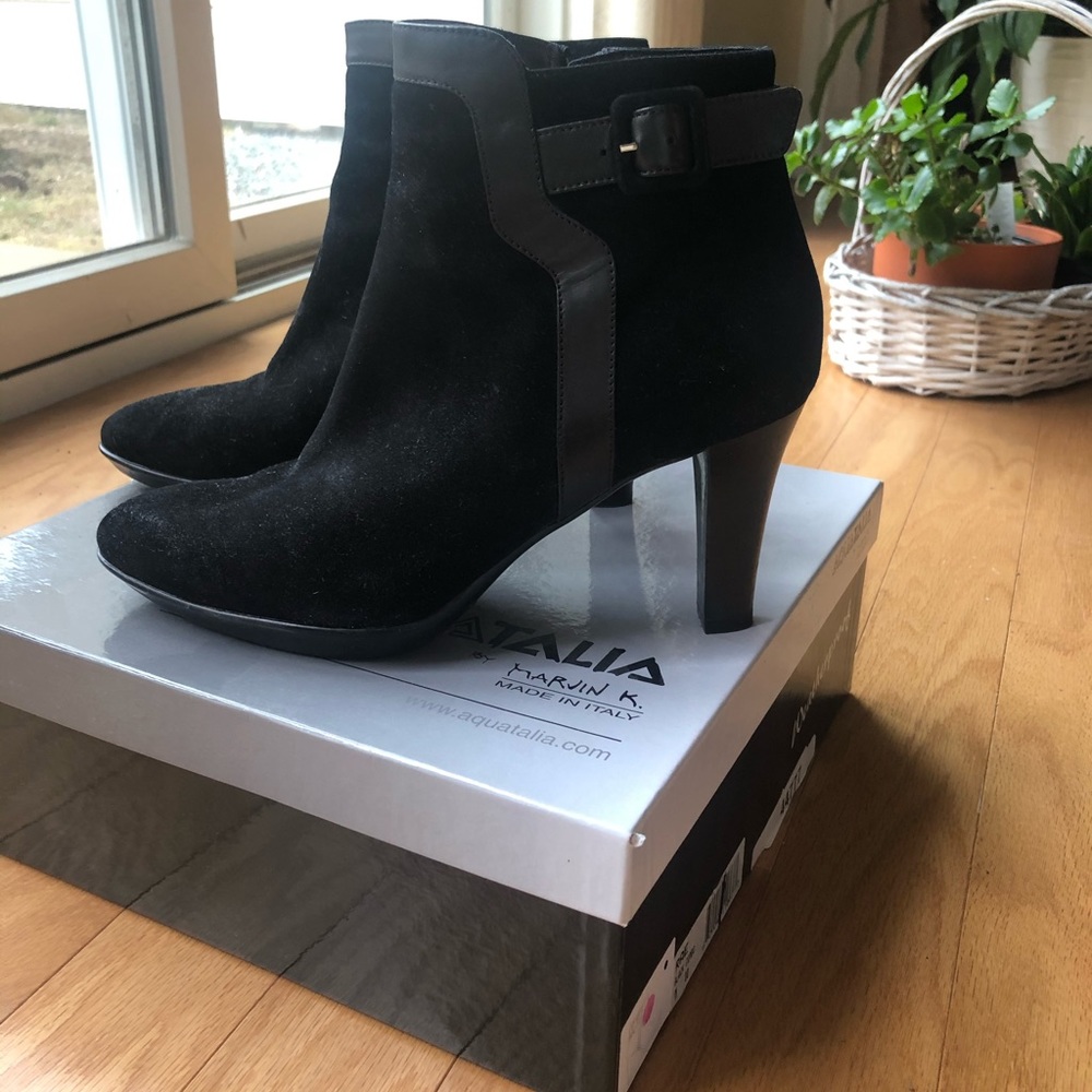 Aquatalia “Rae” Booties!